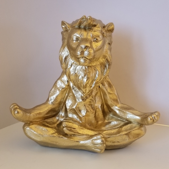 Golden Meditating Lion Statue - Picture 1 of 1
